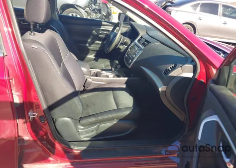 2017 Nissan Altima 2.5 Sr z USA, uszkodzony, nr VIN 1N4AL3AP8HC285703